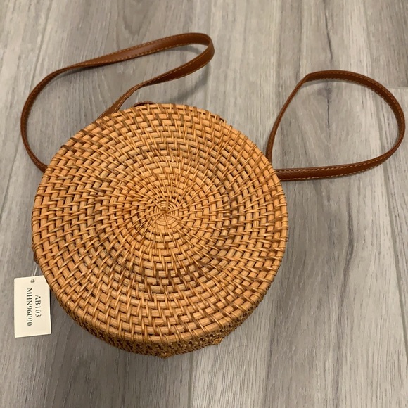 NWT Round Crochet Handwoven Rattan Shoulder Bag - Picture 9 of 11